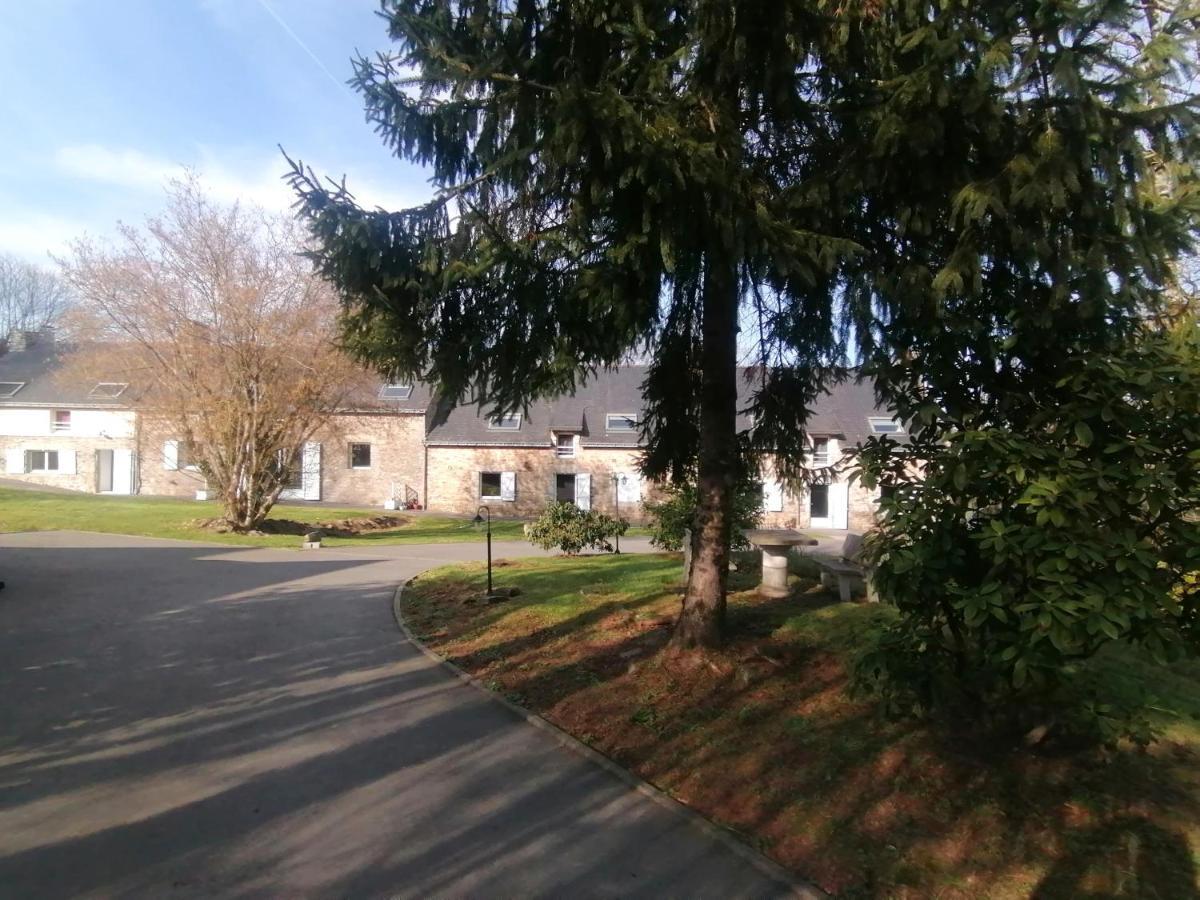Les Gites De L'Etang De La Foret Brandivy Esterno foto